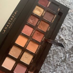 ABH Soft Glam Palette